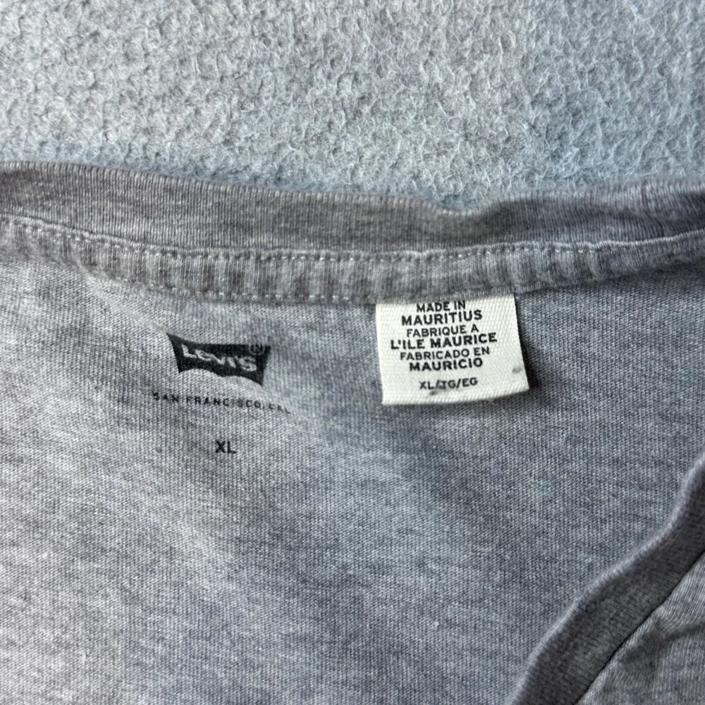 Levis T-Shirt Mens XL Grey Graphic Batwing Logo Crew Neck Short Sleeve Shirt